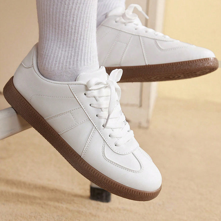 Avella Sneakers