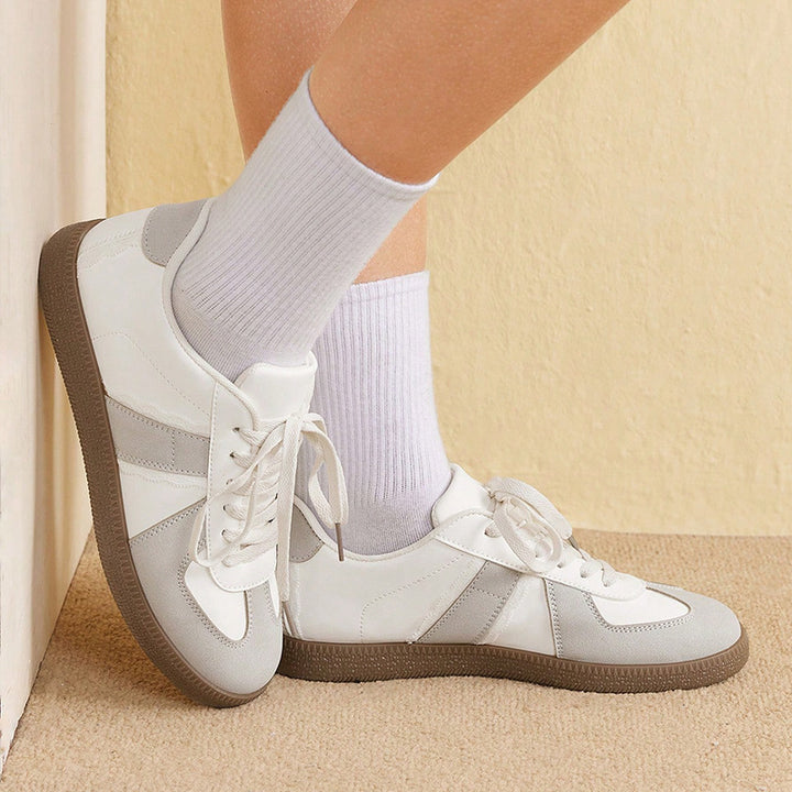 Avella Sneakers