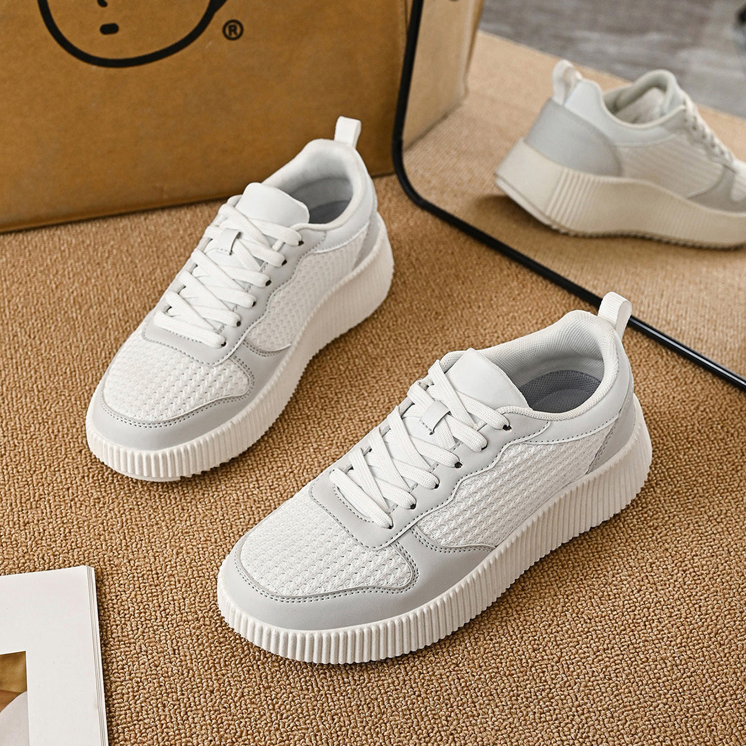 Velia Women's Sneakers