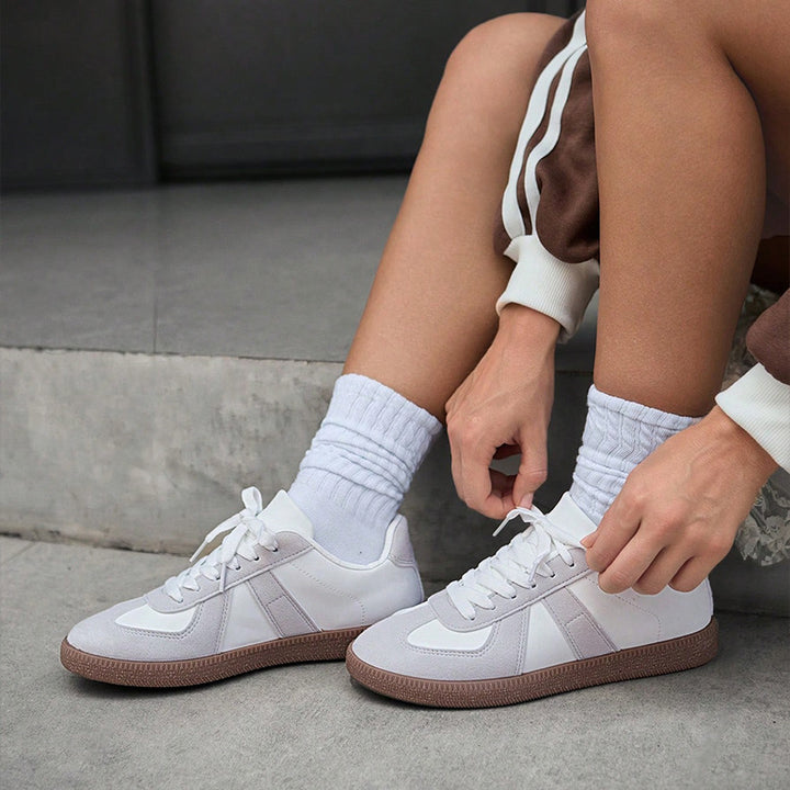 Avella Sneakers