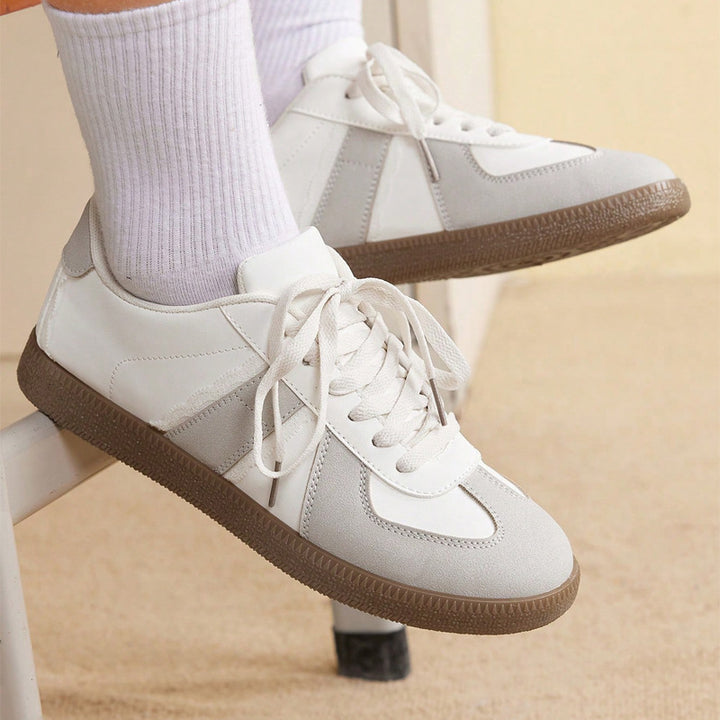 Avella Sneakers